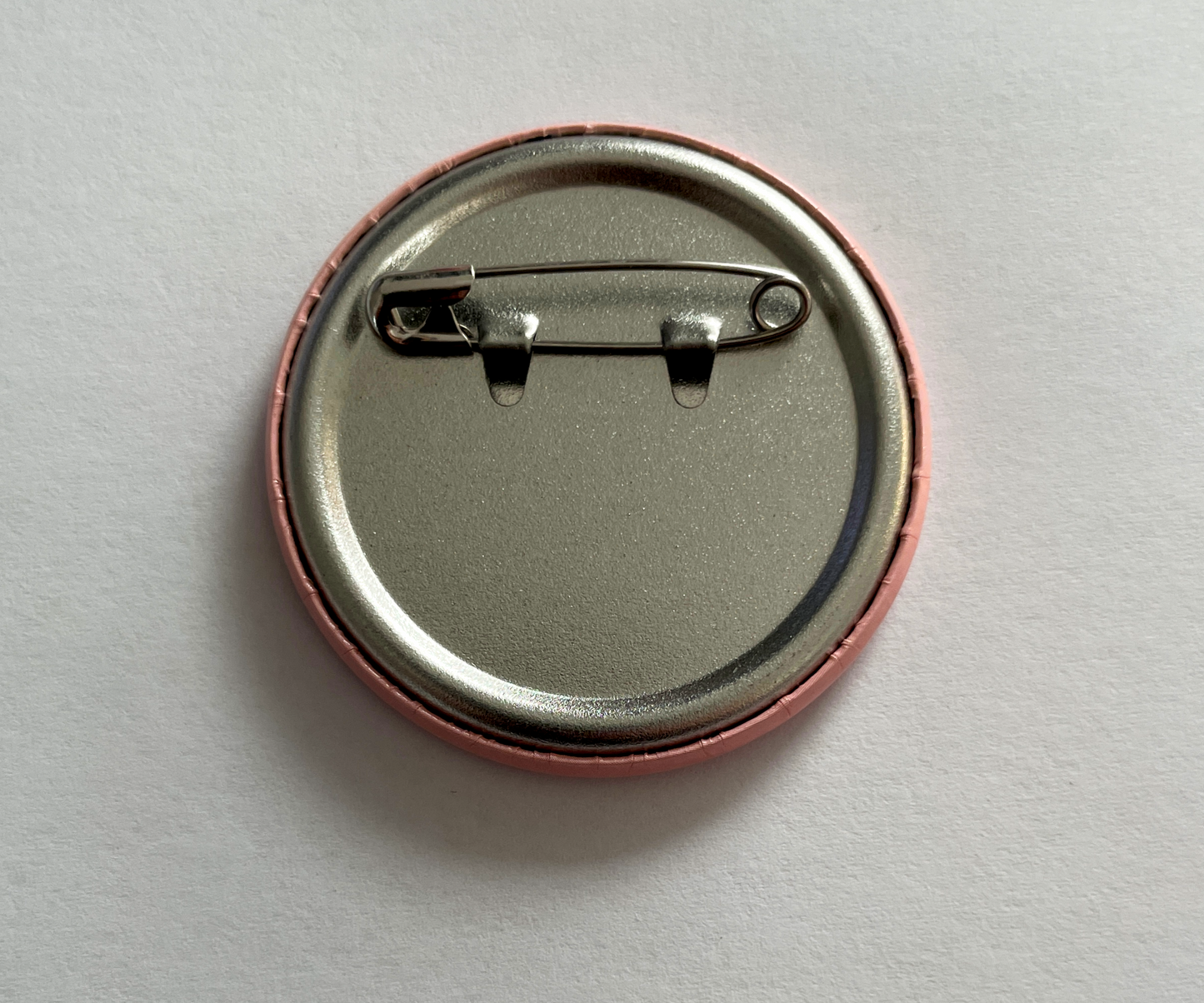 Capybara Button Pin 44mm, Cute Bow Capybara, Holographic Heart Kawaii Animal Badge, Backpack Accessory Pin